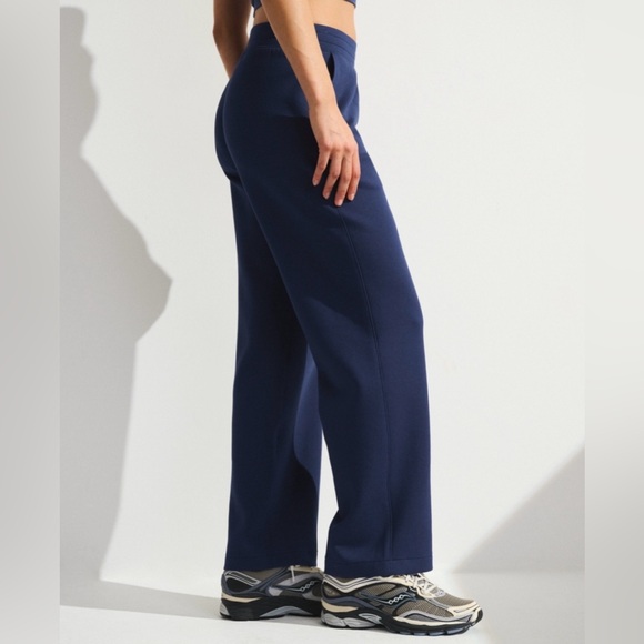 NWT Abercrombie & Fitch YPB neoKNIT On The Go Straight Leg Pant - Picture 3 of 7